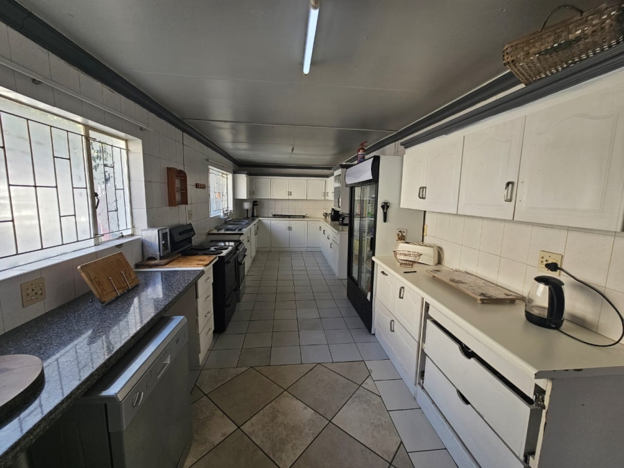 7 Bedroom Property for Sale in Bethlehem Free State
